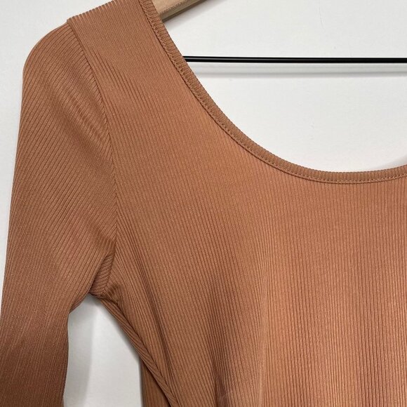 Boohoo Ribbed Long Sleeve Bodysuit Womens Size 10 Tan Brown NWT - Picture 4 of 9